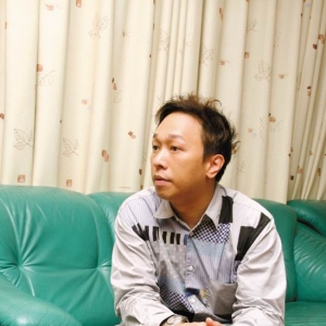 黄家强现身广州捧场话剧《假如生命只剩N小时》