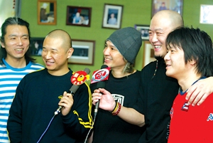 叶世荣与天堂乐队演绎“无厘头”摇滚