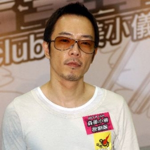 黄贯中养育17年爱犬离世 出席活动难掩心伤