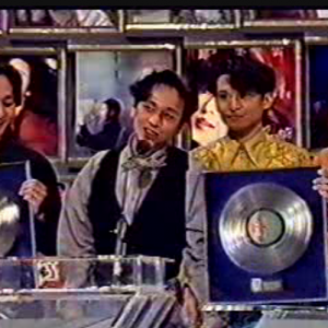 1990年12届金唱片颁奖典礼__岁月无声＋战胜心魔＋群星合唱父母恩 ... ...